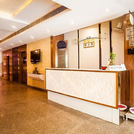 Hotel Poonam Plaza Агра Екстериор снимка