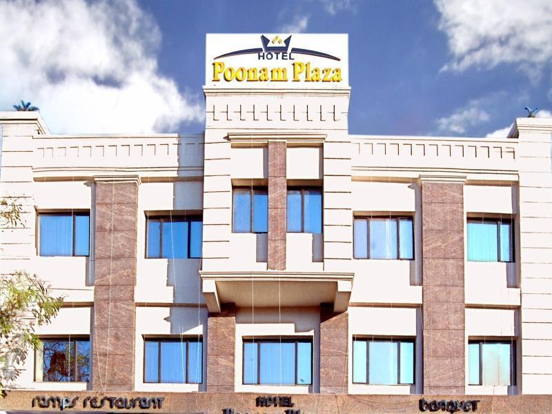 Hotel Poonam Plaza Агра Екстериор снимка