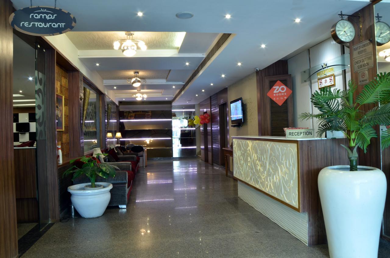 Hotel Poonam Plaza Агра Екстериор снимка